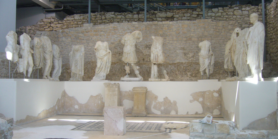 Declinare il culto imperiale nelle province: Narona, Leptis Magna e Afrodisia